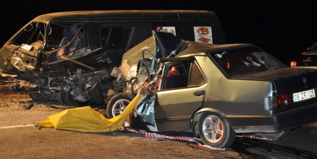 Sürücü araçta sıkışarak can verdi