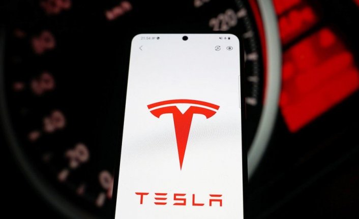 Tesla, yüzlerce kişiyi işten çıkardı!