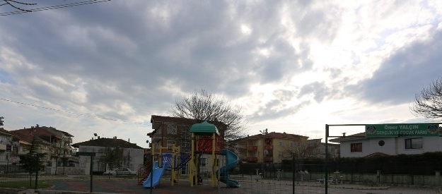 Serdivan’da Oyun Parkları Yenileniyor