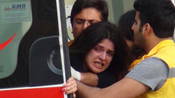 Genç hemşire eve geldiğinde yıkıldı