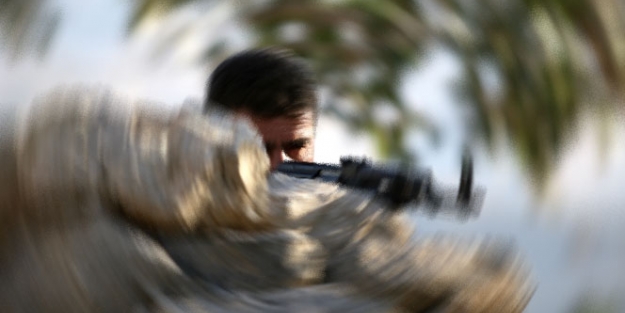 PKK ateş açtı, asker püskürttü