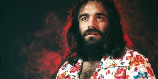 Ünlü şarkıcı Demis Roussos hayatını kaybetti