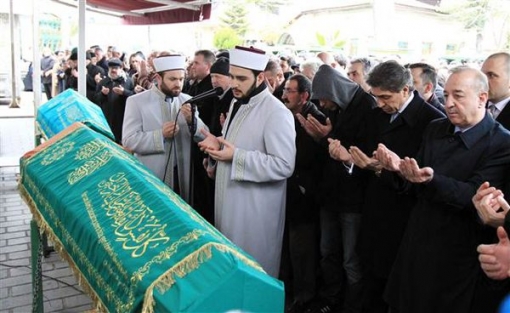 İmam cenazede helallik istemedi