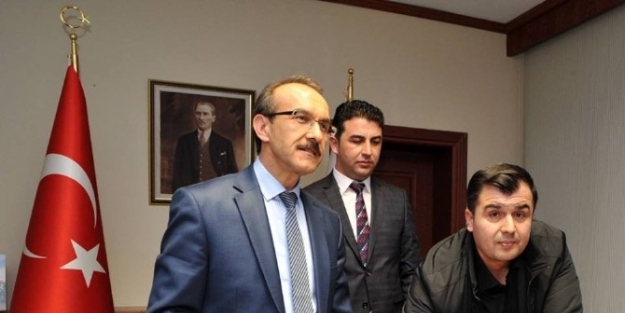 Uşak Sportif Ve Muratbey Gıda Resmi İmzalari Attılar