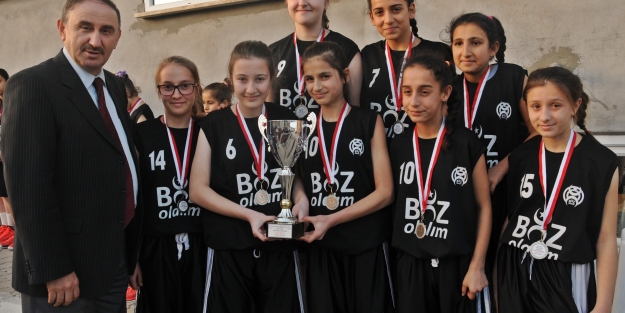 Şampiyon sporculara spor salonu