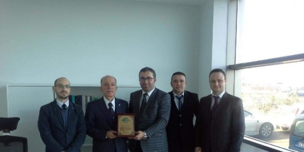 Prof. Dr. Orhan Durgun’a Gemi Mühendisleri Odası Tarafından Teşekkür Plaketi Verildi