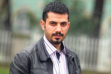 Gözaltına alındığını Twitter'dan duyurdu