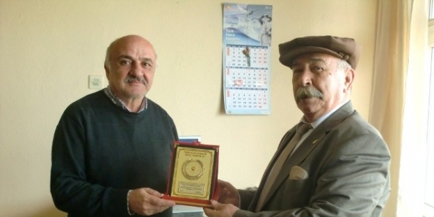 Balya’da Türk Hava Kurumundan Hayırseverlere Plaket