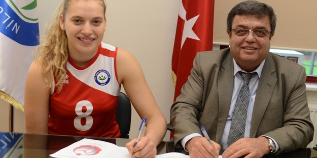 Nilüfer Belediyespor Cansu Özbay'ı renklerine bağladı