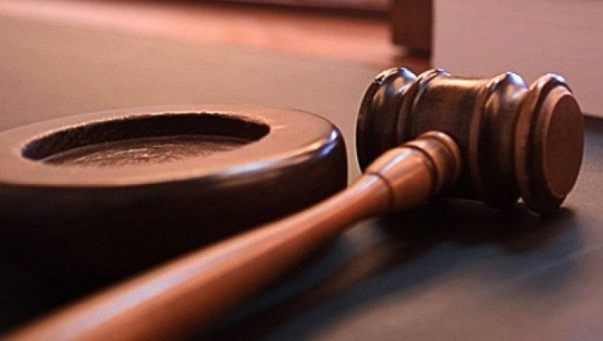 Hakim şikayetçi olduğu davaya bakacak