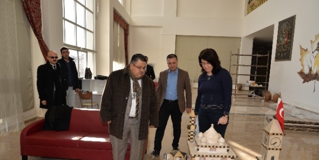 Belediye Başkanı Selim Yağcı Kent Müzesinde İncelemelerde Bulundu