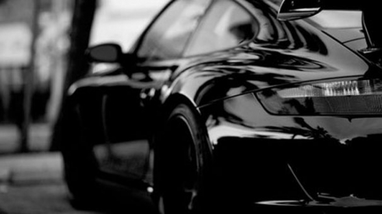 Siyah araba yasaklandı!