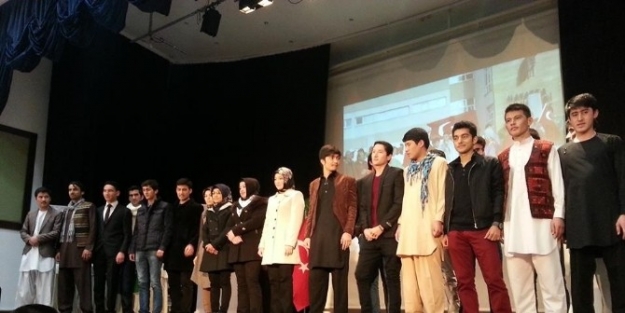 Afgan Öğrenciler Yeteneklerini Sergilediler
