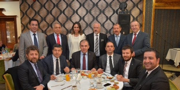 Ak Parti İzmir Teşkilatı Kongre Hazırlıklarını Sürdürüyor