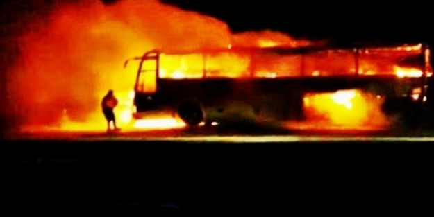 Afyon'da otobüs alev alev yandı