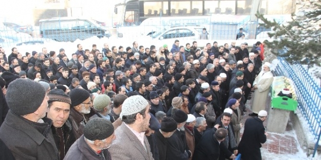 Hacı Faruk Efendi Camii İmam Hatibi Son Yolculuğuna Uğurlandı