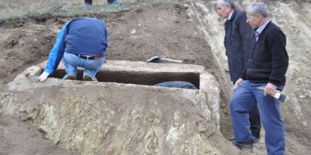Tarihi mezar bulundu