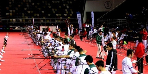Türkiye Salon Okçuluk Şampiyonasi Samsun’da Başladı
