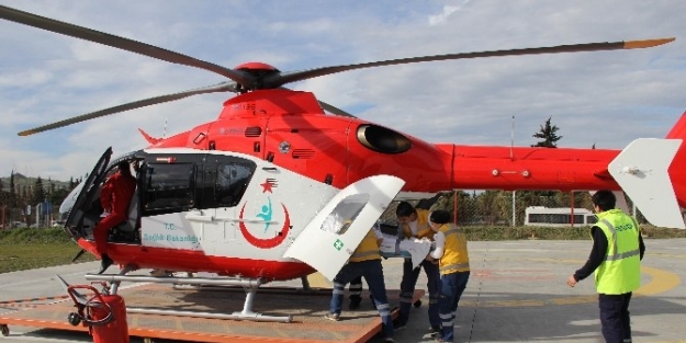 Yaşlı Adamın Yardımına Ambulans Helikopter Yetişti