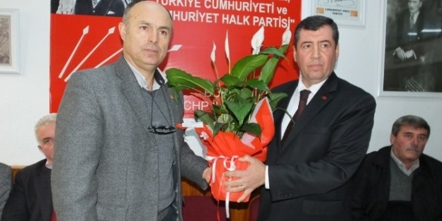 Burhaniye Chp’de Çiçekli Devir Teslim