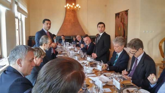 Selahattin Demirtaş "Yüzde 10 seçim barajı çok"