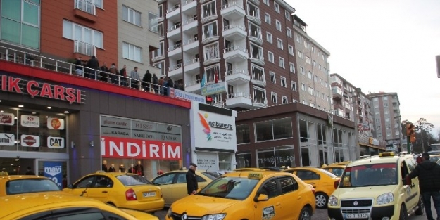 ZONGULDAK’TA TAKSİCİLER ŞOFÖRLER ODASINI BASTI