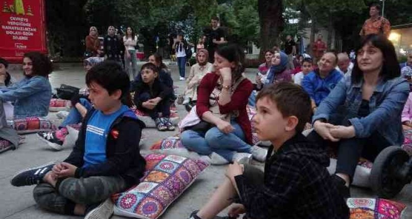 Bursa'da 7'den 70'e masal dünyasına renkli yolculuk