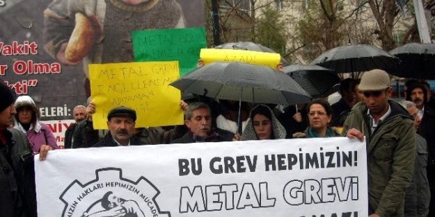 METAL İŞÇİLERİNE GETİRİLEN GREV YASAĞINA TEPKİ