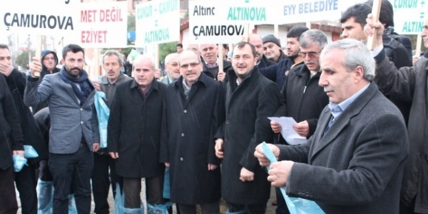 TEKİRDAĞ’DA AK PARTİLİLERDEN “ÇAMURLU YOL” EYLEMİ