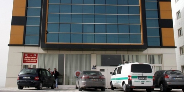 Vincin altında kalan taksicinin cesedi ailesine teslim edildi