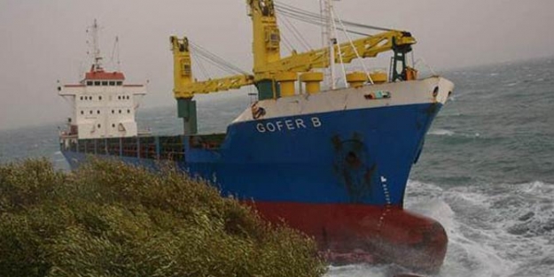 Hacizli gemi karaya oturdu