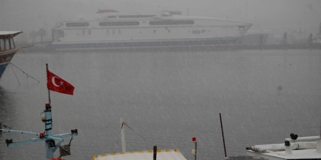 Deniz ulaşımı durdu