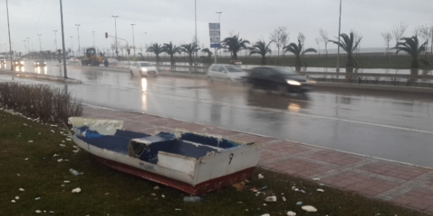 Sandallar karaya çıktı