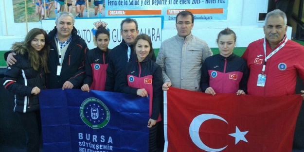 Belediyespor gümüş madalya aldı!