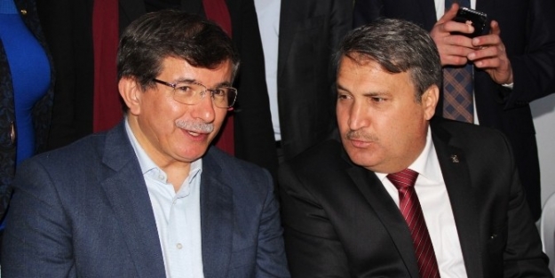 BAŞBAKAN DAVUTOĞLU’NDAN TOKİ PROJESİNE ÖVGÜ