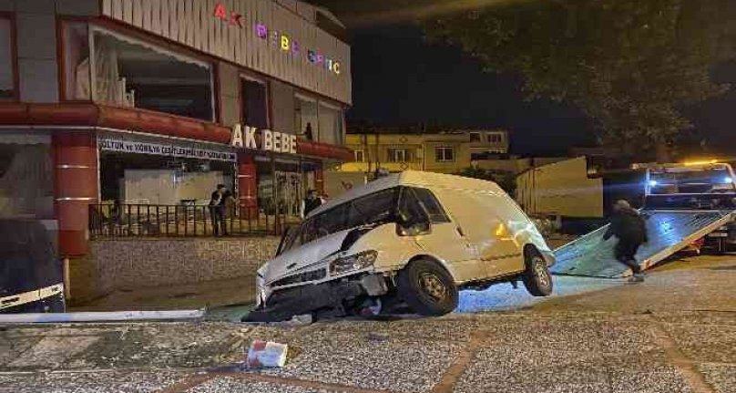 Bursa'da feci kaza! 5 araç birbirine girdi