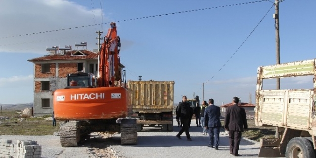 CİHANBEYLİ’NİN BİR MAHALLESİNİN DAHA İÇME SUYU SORUNU ÇÖZÜLÜYOR