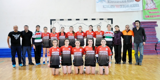 Mudanya hentbolda büyük başarı kazandı!