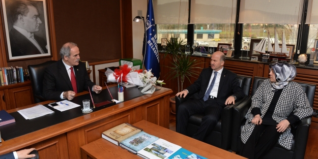 "Güçlü kadrolarla hizmete devam"