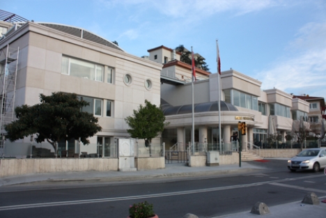 Polis, polisevini soydu!