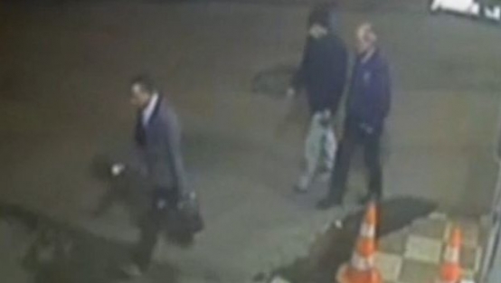 Babalarının boğazını kestiler!