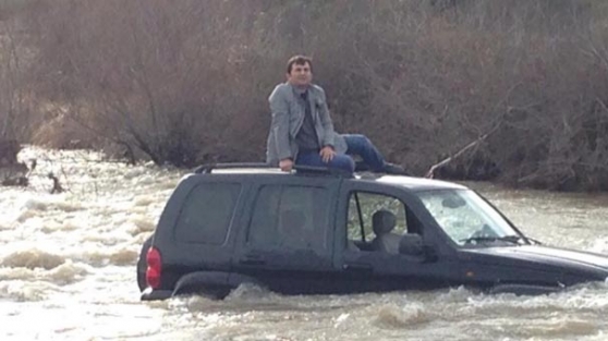 Ünlü işadamı cipiyle mahsur kaldı