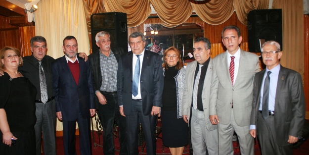 Yeni üyelere rozetleri takıldı