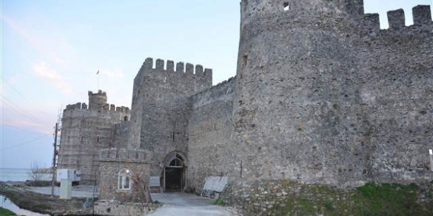 500 yıllık savaş topunu çaldılar!