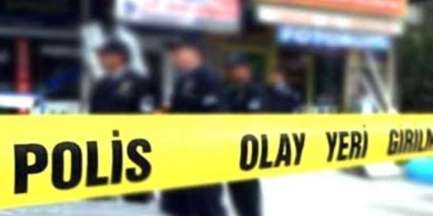 Akrabaları tarafından evinde ölü bulundu