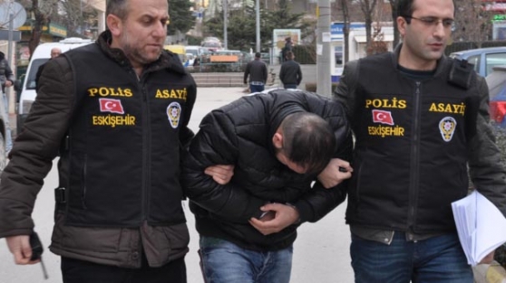 Yardım isteyen yaşlı kadına tecavüz etti