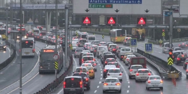 İstanbul’da kar trafiği