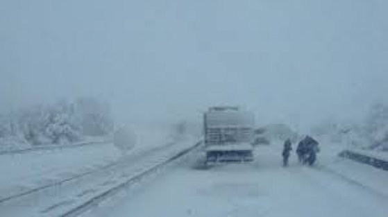 O yollar ulaşıma kapandı