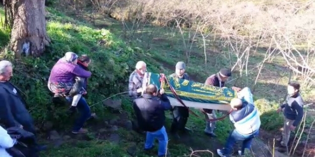 Köylülerin yol çilesi