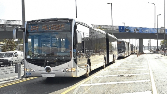 Ölüm metrobüste yakaladı!